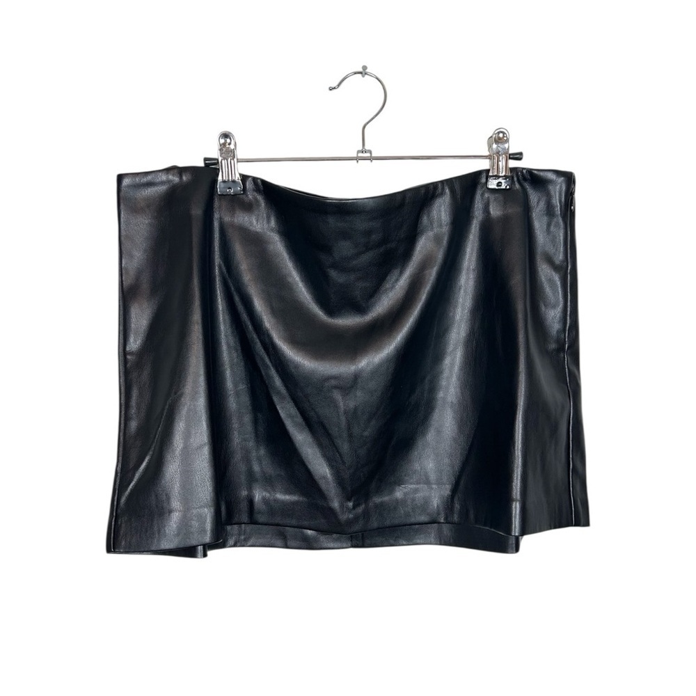 NWT Joe's Jeans Vegan Leather Mini Skirt in Black - Picture 3 of 9